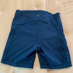 lululemon athletica women’s blue 6” biker shorts size 8